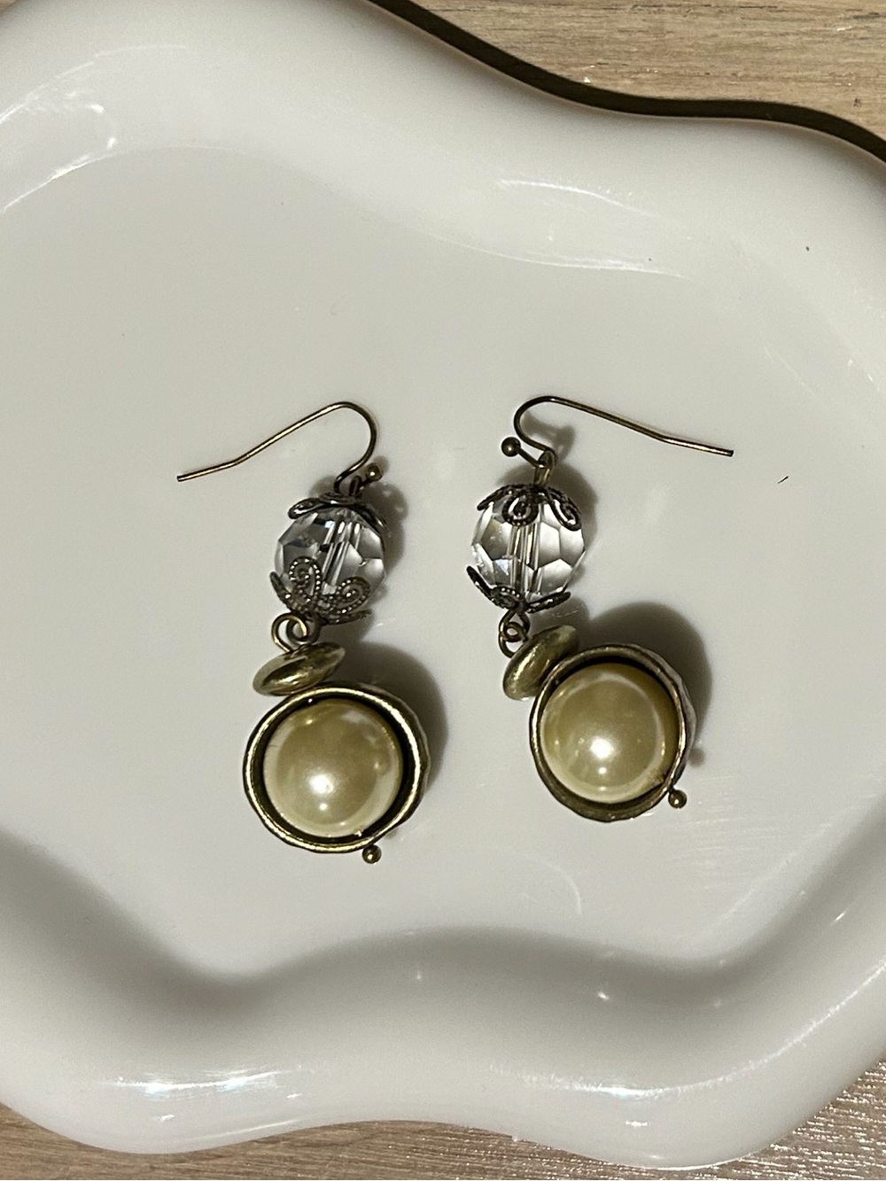 Pearl Drop Dangle Earrings in Cream and Silver